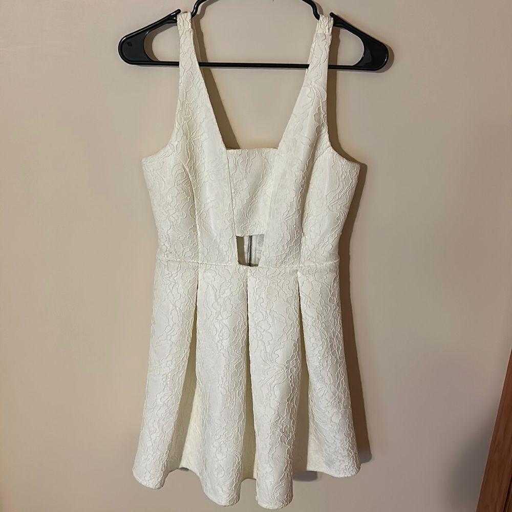 Elizabeth and James Cream/Off White Dress